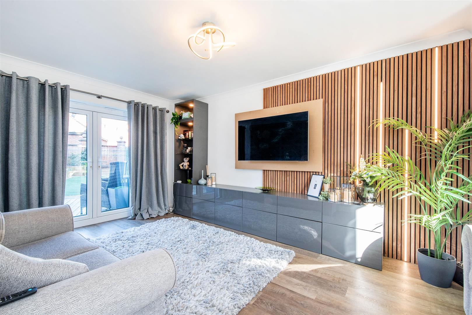 5 bed property in Middleton Road, Preston